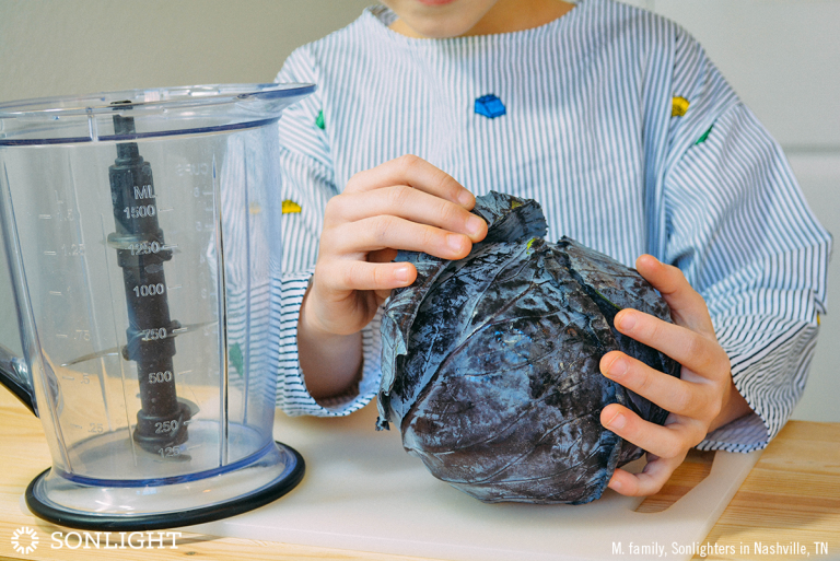 remove a dozen leaves from the head of cabbage